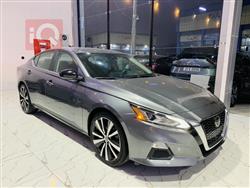 نيسان ألتيما